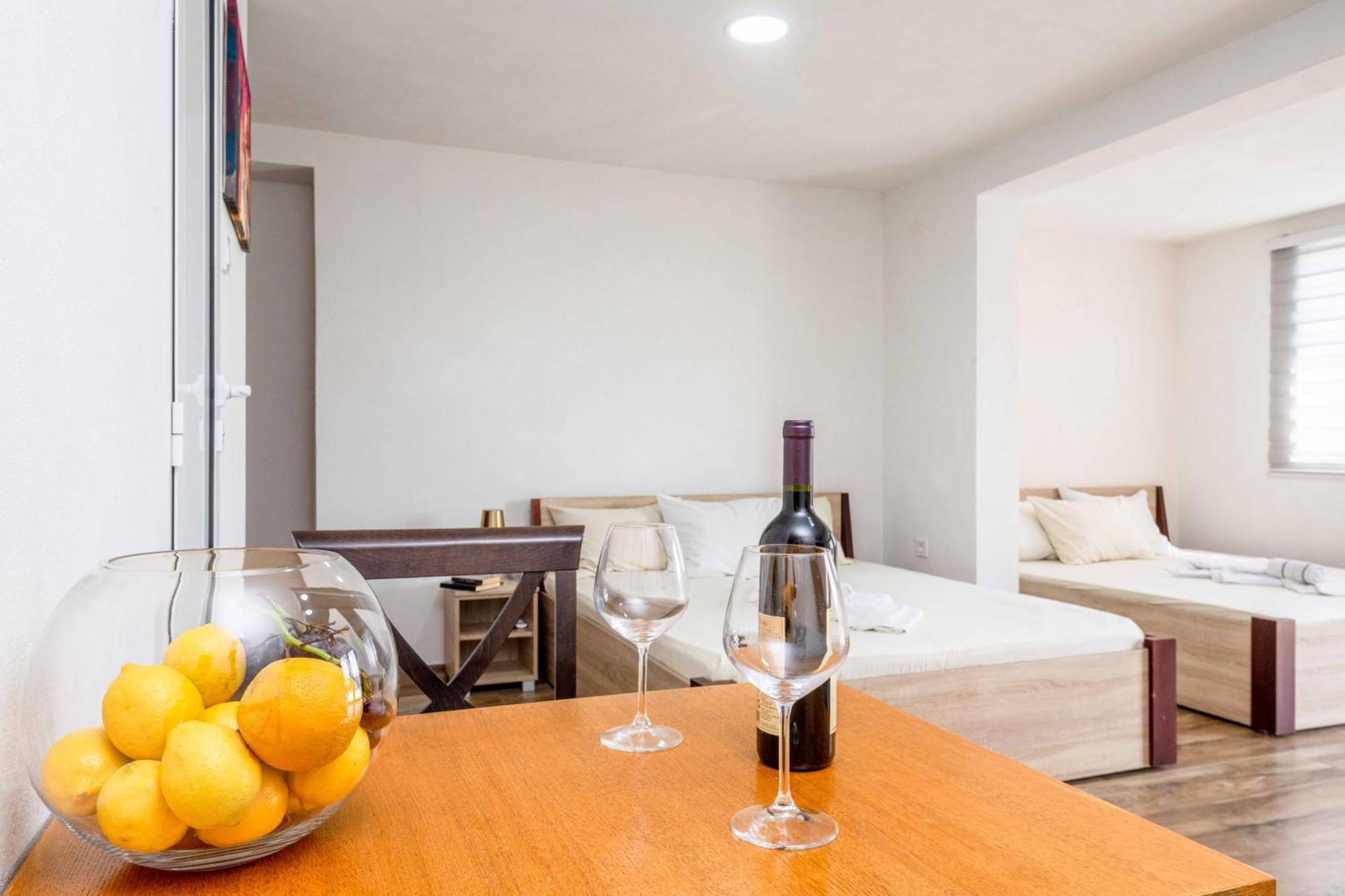 Sumice Inn Petrovac Exteriör bild